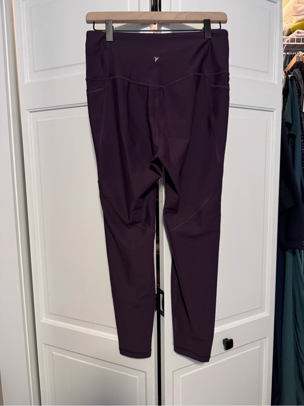 Old Navy Plum High-Rise Workout Leggings